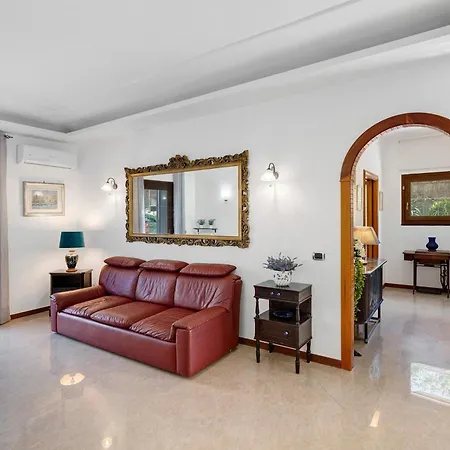 - Ermosa Apartment Pozzuoli