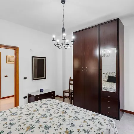 - Ermosa Apartment Pozzuoli